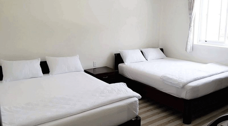 Phòng nghỉ Triple room tại khách sạn Tùng Hương