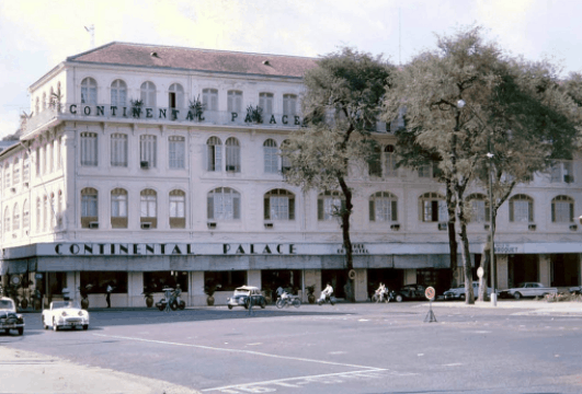 Khách sạn Continental còn được gọi là khách sạn Hoàn Cầu