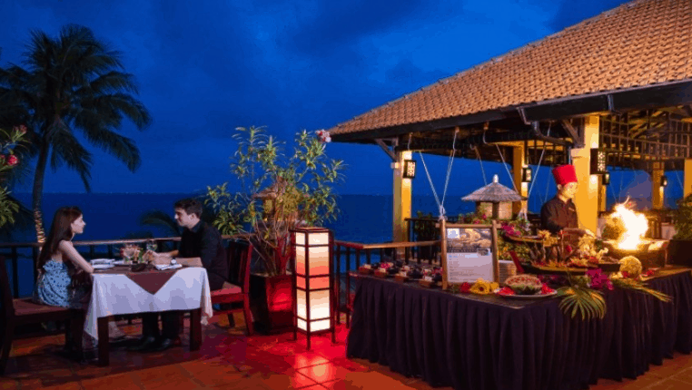 Nhà hàng lãng mạn trên bãi biển