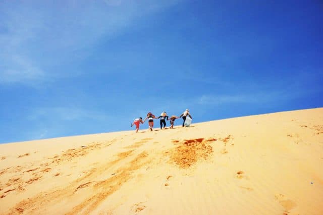 Bạn có thể khám phá đồi cát Phương Mai vào bất kỳ thời điểm nào trong ngày cũng đều đẹp cả (Ảnh ST)