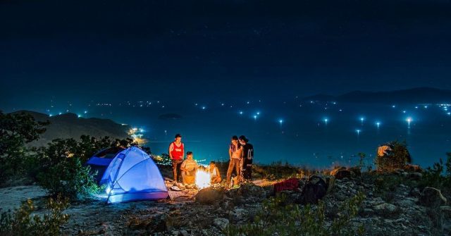 Cắm trại qua đêm để trải nghiệm Nha Trang hoàn toàn khác (Ảnh ST)