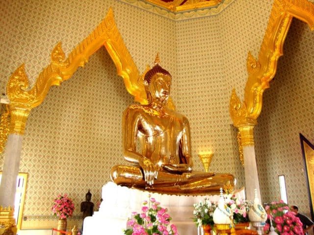 Tượng Phật vàng cao 3 mét và nặng 5,5 tấn (Ảnh ST)
