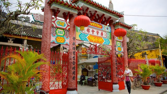 Nằm trên đường Trần Phú, hội quán Quảng Đông là một trong những di tích nổi tiếng của phố cổ Hội An hấp dẫn du khách (Ảnh ST)