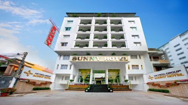 Khách sạn Sunny Nha Trang là trong những khách sạn 3 sao Nha Trang mặt đường Trần Phú ngay sát bên biển (Ảnh ST)