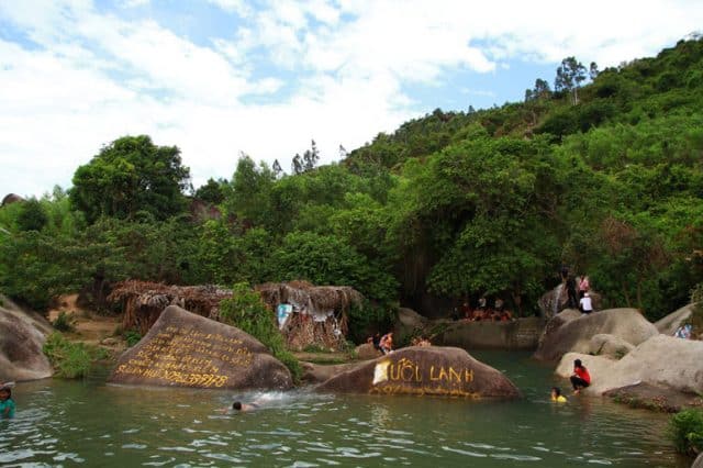 Con suối nổi tiếng ở xã Hòa Thịnh Tây Hòa Phú Yên (Ảnh ST)