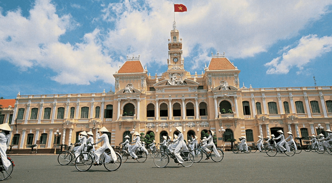 Sheraton Saigon nằm gần ủy ban nhân dân thành phố Hồ Chí Minh