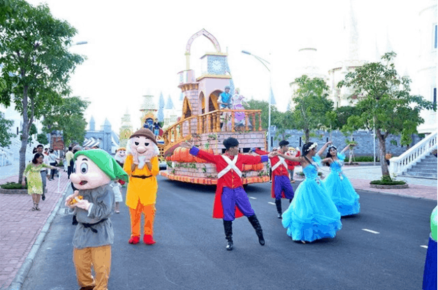Việt Nam ᵭã cό “Disney land phiên bản miền Tȃy” – Cȏng viên Kittyd & Minned