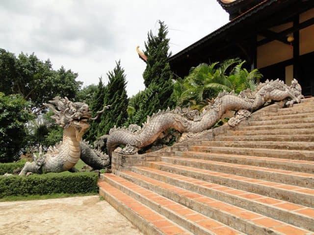 Ngôi chùa sở hữu rất nhiều kiến trúc độc đáo (Ảnh ST)