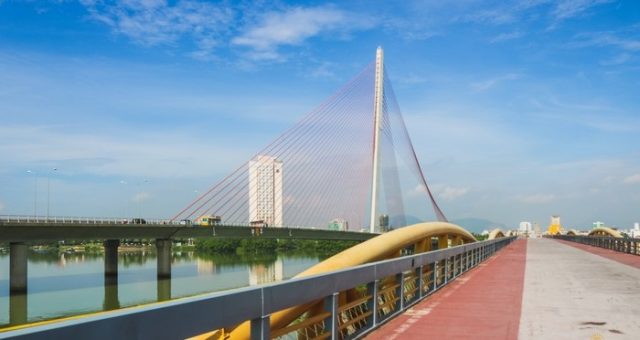 Cây cầu này nằm ngay sát bên cầu Trần Thị Lý (Ảnh ST)