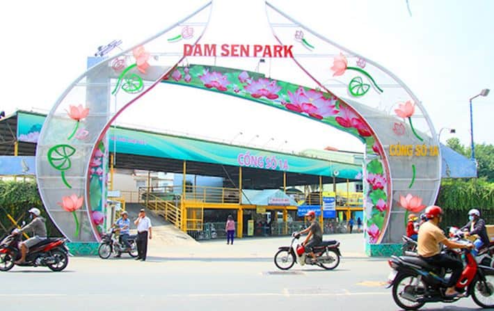cổng công viên văn hóa đầm sen