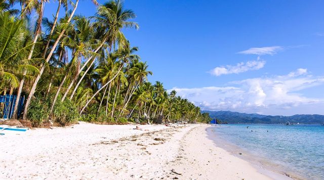 Bãi biển tuyệt đẹp ở Philippines (Ảnh: ST)