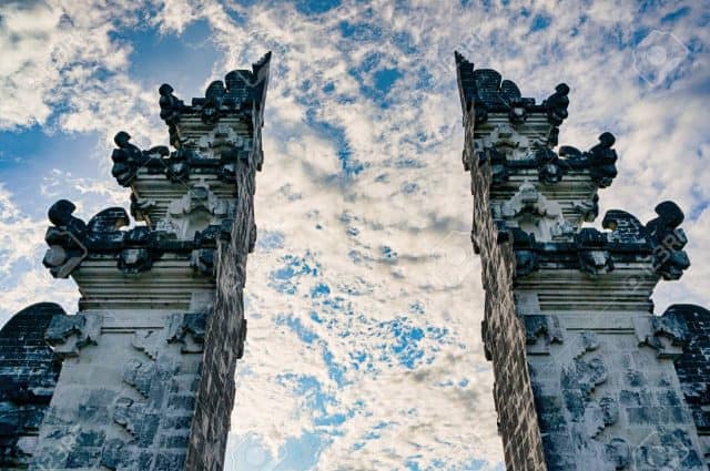 "Pose ảnh ngàn like" với cánh cổng trời Bali đẹp chất ngất - Vntrip.vn