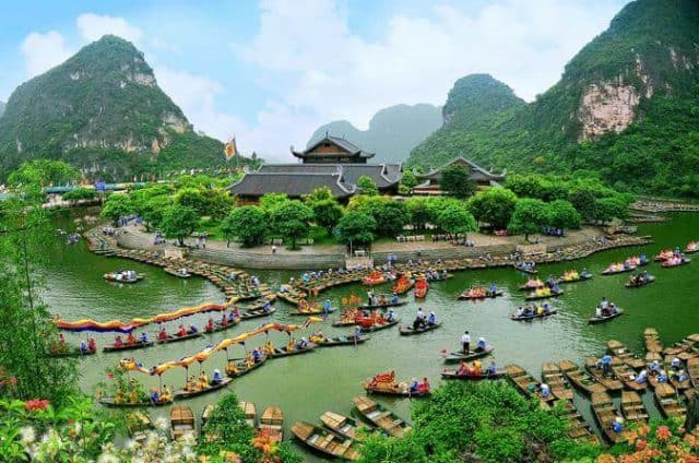 10 địa điểm du lịch nổi tiếng ở Ninh Bình.