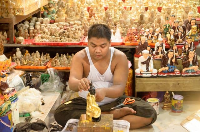 Tượng Phật là món quà khi du lịch Myanmar nên mua (Ảnh ST)