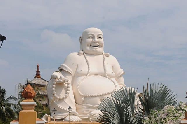 Phật Di Lặc đem lại phước lành cho muôn dân (ảnh ST)
