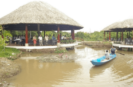 Khu vực căn nhà chòi ra mắt nhiều hoạt động và sinh hoạt sung sướng nghịch ngợm vui chơi giải trí chiều lòng du khách