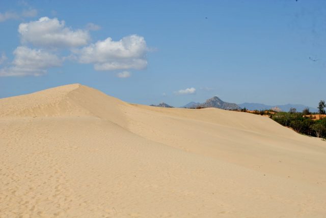 Đồi cát Nam Cương