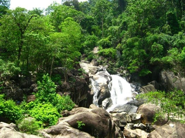 Thác Bà Bình Thuận - "Dịu dàng" giữa núi rừng hùng vỹ