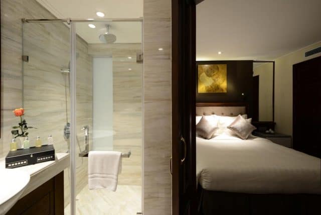 Phòng tắm của khách sạn The Chi Boutique Hotel (ảnh ST)