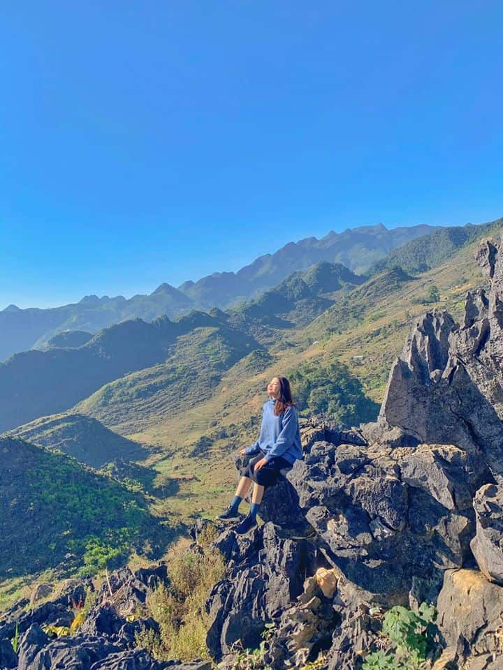 The rocky outcrops climbed between the sky and the Ha Giang.  Photo: Locc Nguyen 