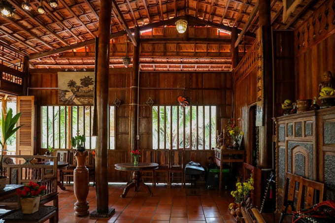 Tận hưởng kỳ nghỉ thú vị tại homestay dừa với không gian yên tĩnh, mát mẻ và đầy ấm cúng. Các căn nhà được thiết kế độc đáo, mang nét truyền thống của Việt Nam.