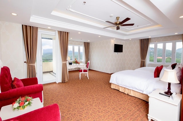 Phòng President Suite City and Valley View