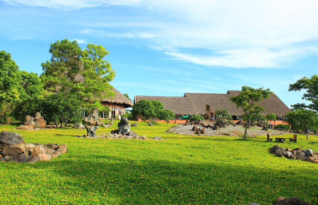 Không gian tràn ngập sắc xanh ở Cúc Phương Resort