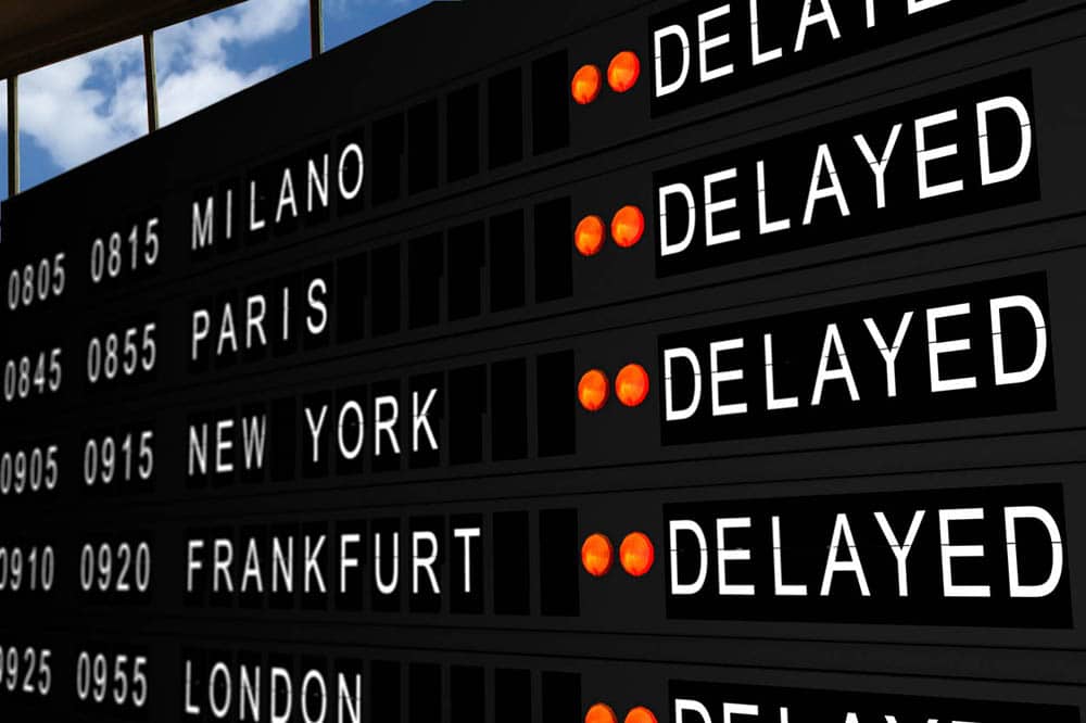 Delay là tình trạng hoãn chuyến, không thể khởi hành theo đúng như thời gian dự định của các hãng hàng không