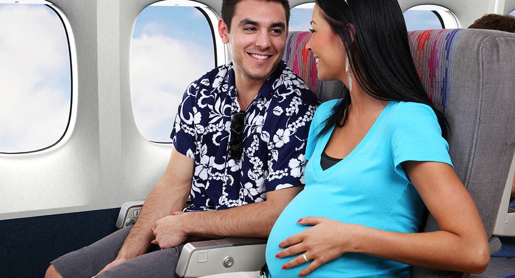 Di chuyển bằng máy bay khi mang thai có thể gặp nhiều khó khăn