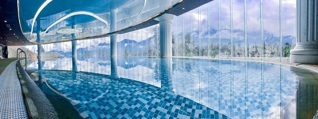 Bể bơi nước nóng trong nhà tại Silk Path Grand Resort & Spa