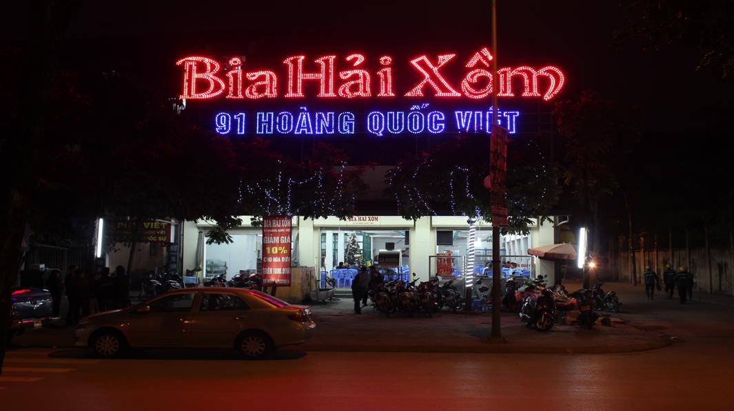 Hai Xom Draft Beer is a familiar address for large groups of people - Photo source: Internet