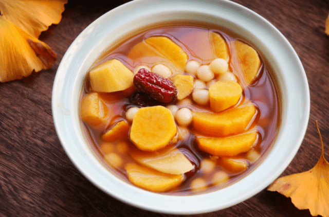 Nhấn vào ảnh để phóng to Khoai lang kết hợp cùng các nguyên liệu khác để nấu thành món chè khoai lang ngọt bùi cực hấp dẫn