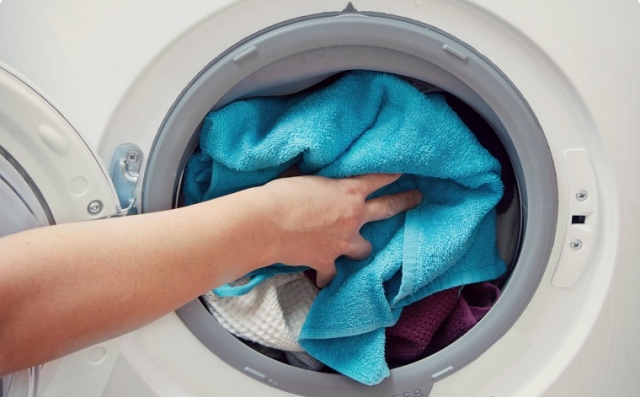 Các mẹo giặt quần áo bằng máy giặt sạch thơm 100%