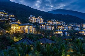 Du lịch Việt Nam “bội thu” với 30 giải thưởng hàng đầu châu Á tại World Travel Awards 2021
