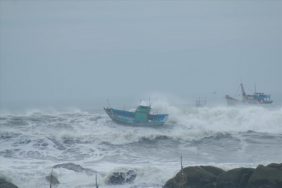 Kinh nghiệm khi đang du lịch thì gặp mưa bão