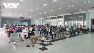Ga Sài Gòn ngày đầu mở bán vé tàu Tết 2023